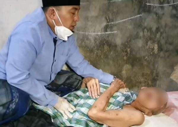 Dukun sakti ingin cepat mati, punya istri bangsa jin.