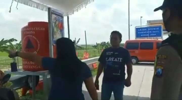 Menangkap Basah Suami Berselingkuh