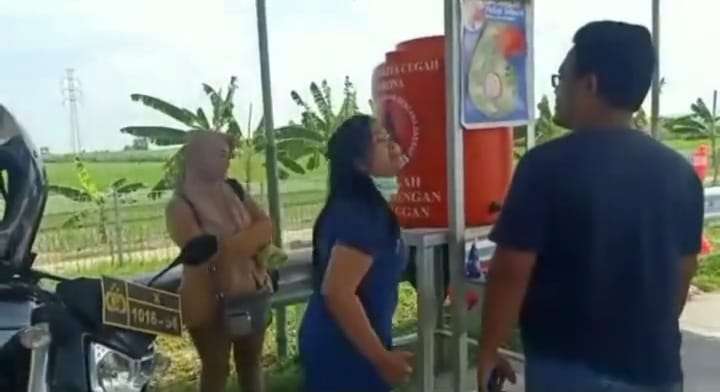 Meluapkan Emosi