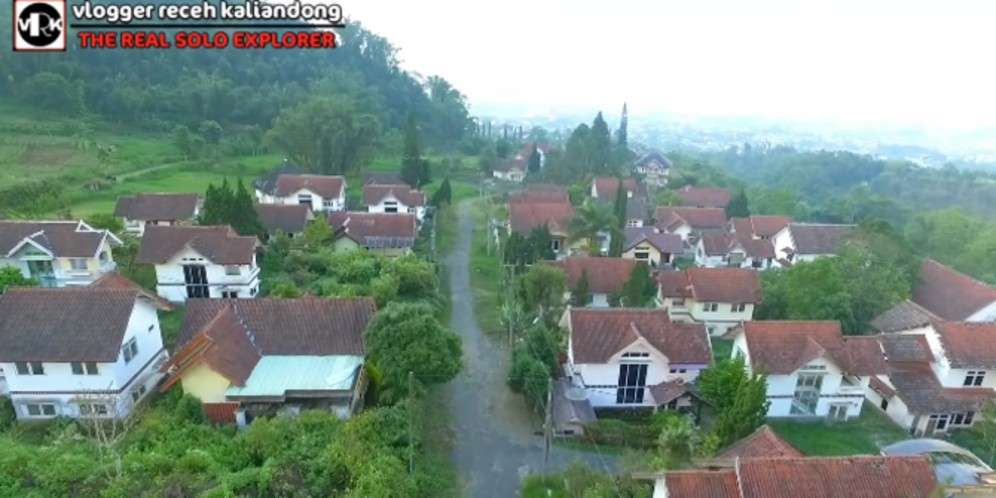 Villa terbengkalai