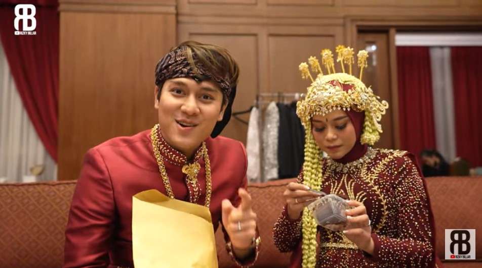 Uang amplop coklat