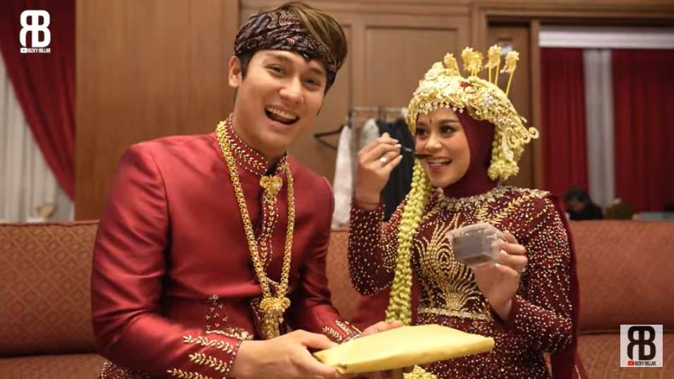 Rizky Billar dan Lesti Kejora buka amplop coklat