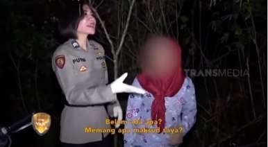 Seorang Wanita Terciduk Polwan