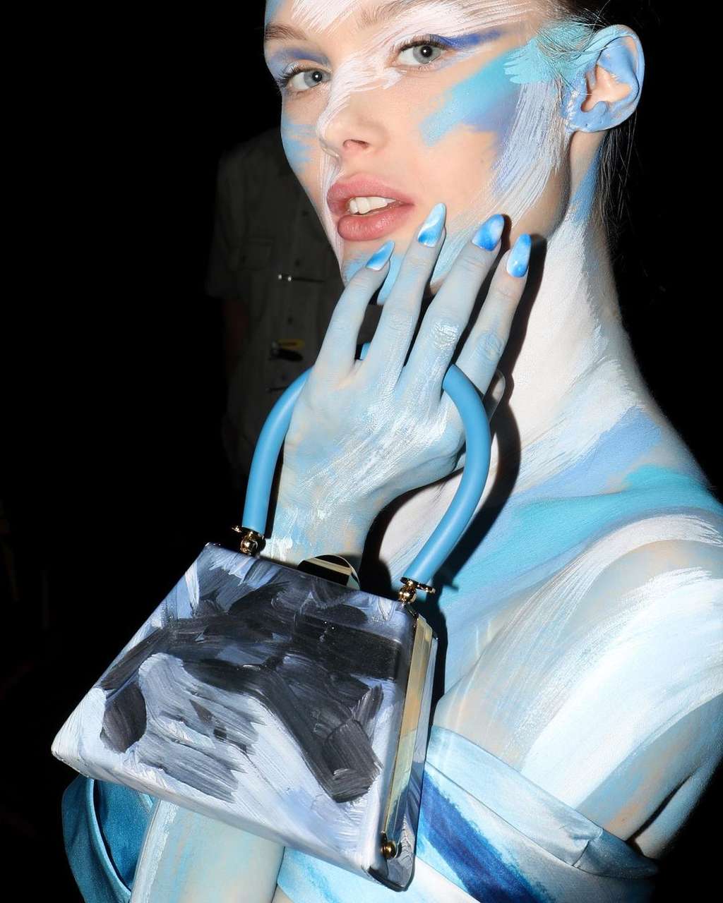 @moschino