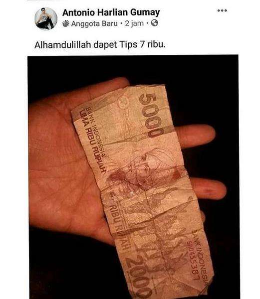 Dapat uang tips Rp7 ribu.
