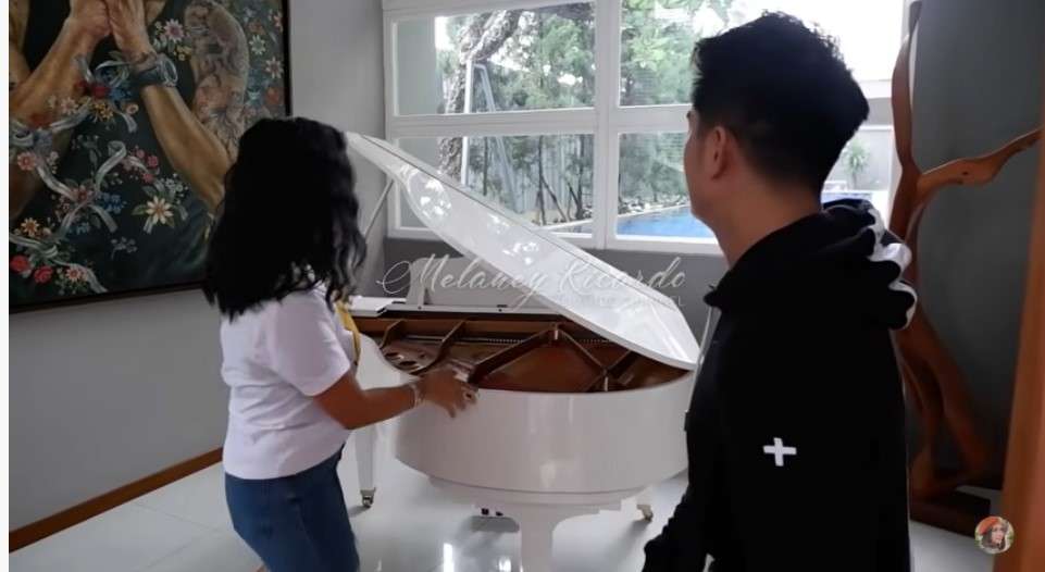 Piano di rumah Boy William