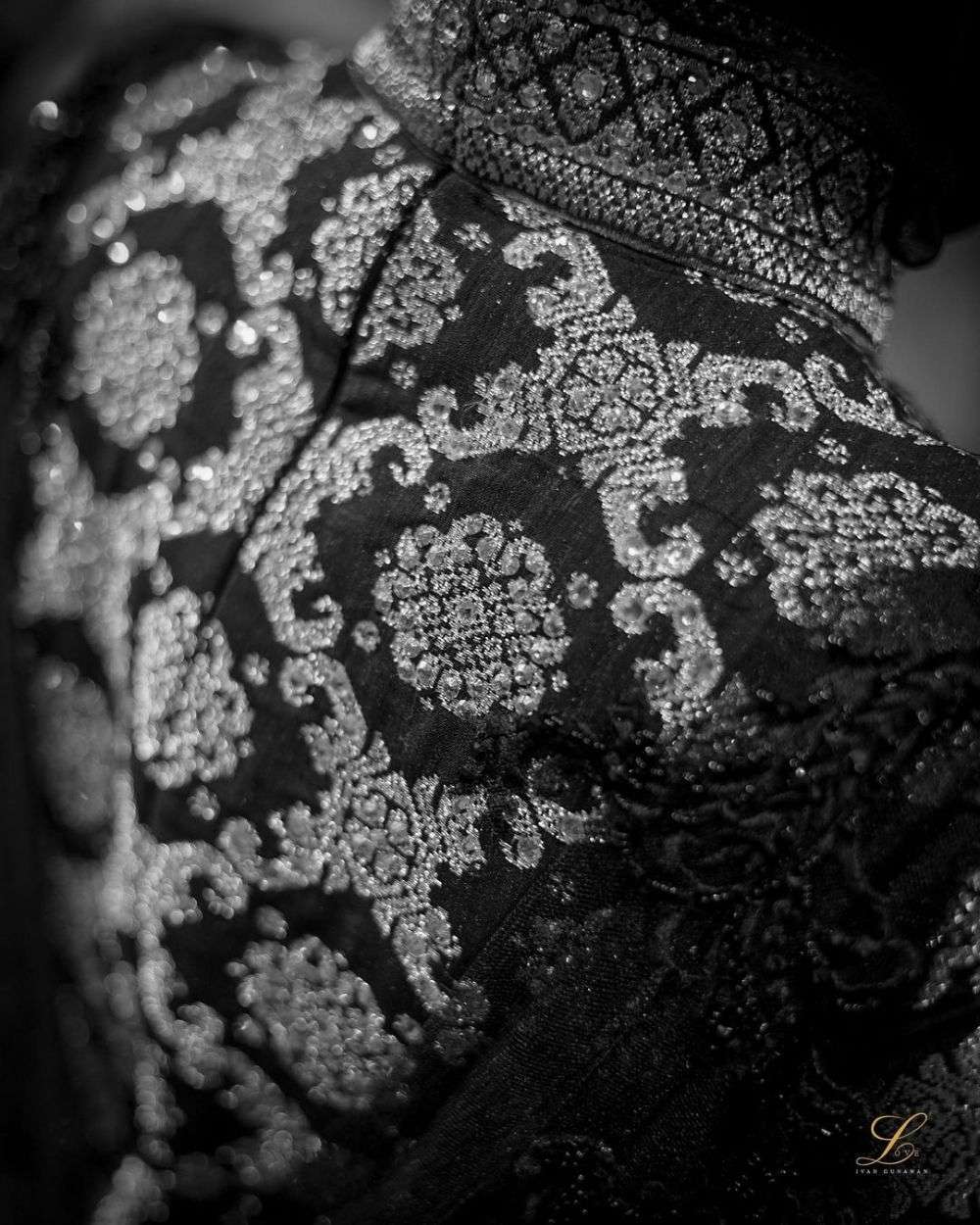 Detail Gaun Rancangan Ivan Gunawan