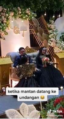 Ekspresi Pengantin Wanita Disorot