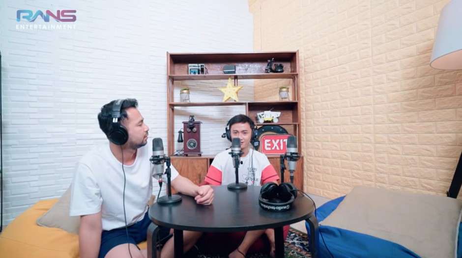 Raffi Ahmad dan Sensen asistennya Raffi Ahmad dan Sensen asistennya