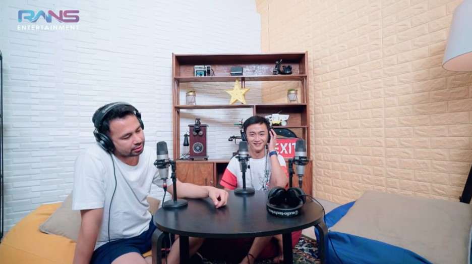 Raffi Ahmad dan Sensen asistennya Raffi Ahmad dan Sensen asistennya