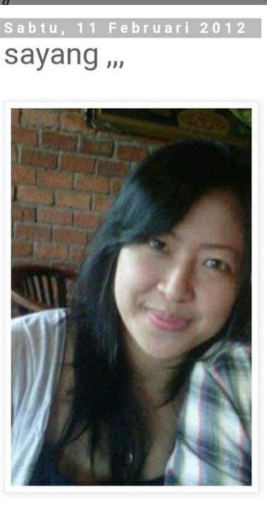 Anastasja Rina atau Yuni Tukang Ojek Pengkolan (TOP)