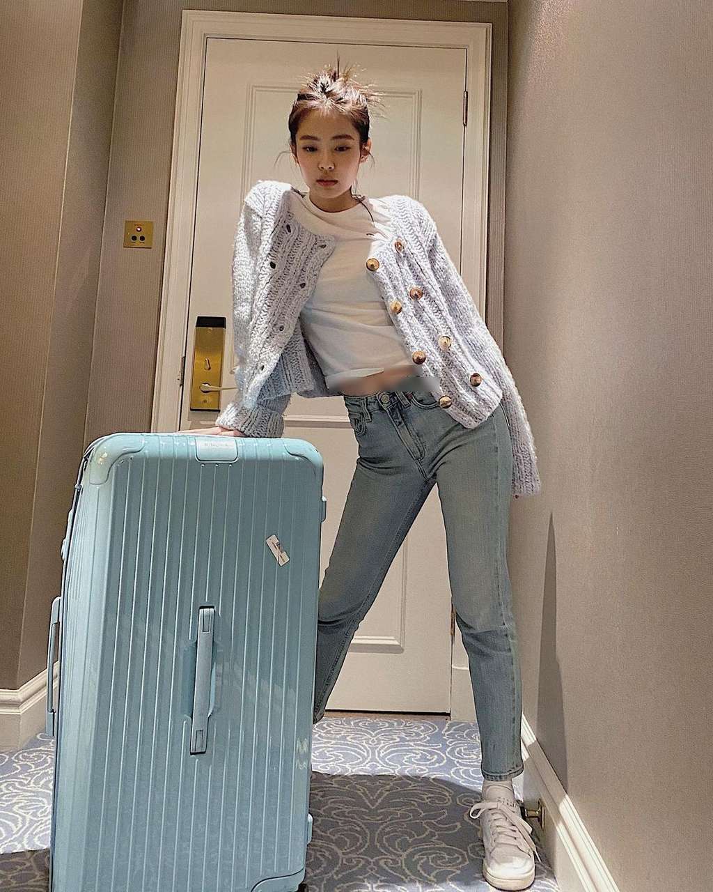 Jenny Blackpink dengan Busana Nuansa Pastel
