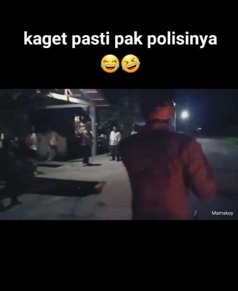 Umumkan PPKM, terperosok ke dalam gorong-gorong