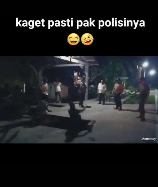 Umumkan PPKM, terperosok ke dalam gorong-gorong