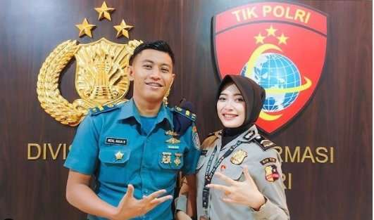 Tyas dan Suami