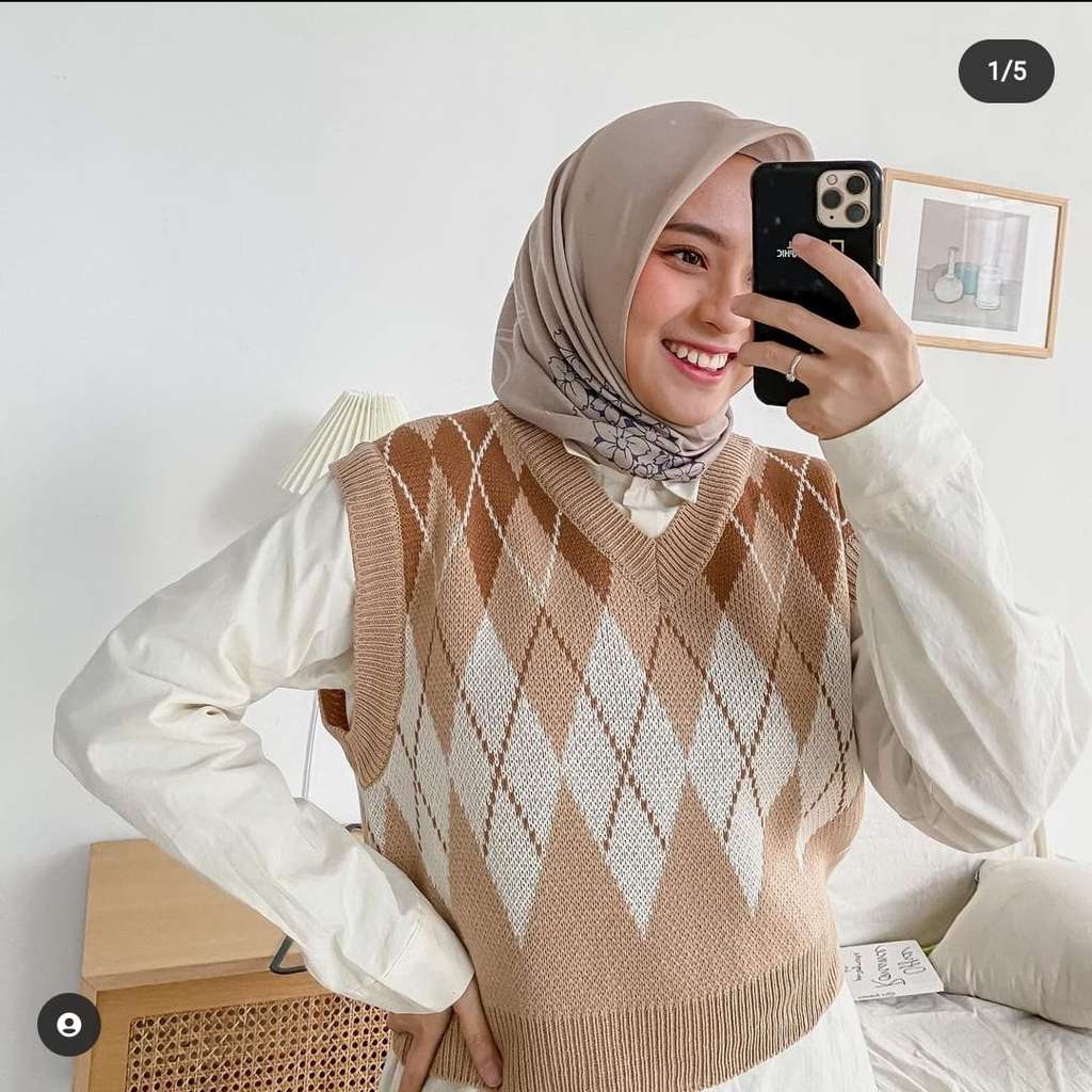 Padu Padan Rompi Ala Bianca Kartika