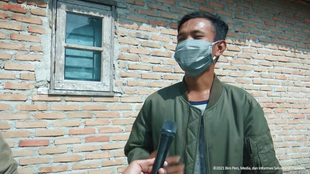 Sigit diberi jaket