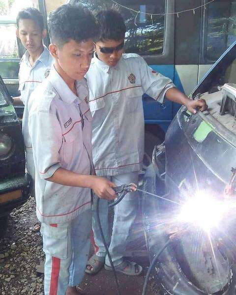Mata auto kunang-kunang kalau caranya ngelas begini.