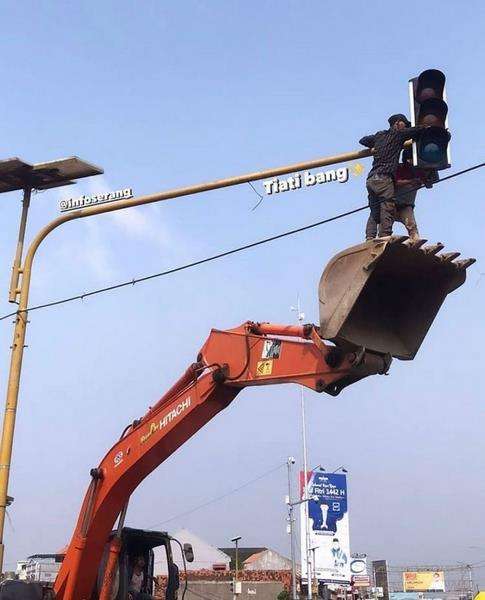 Don't do this at home, ya guys.