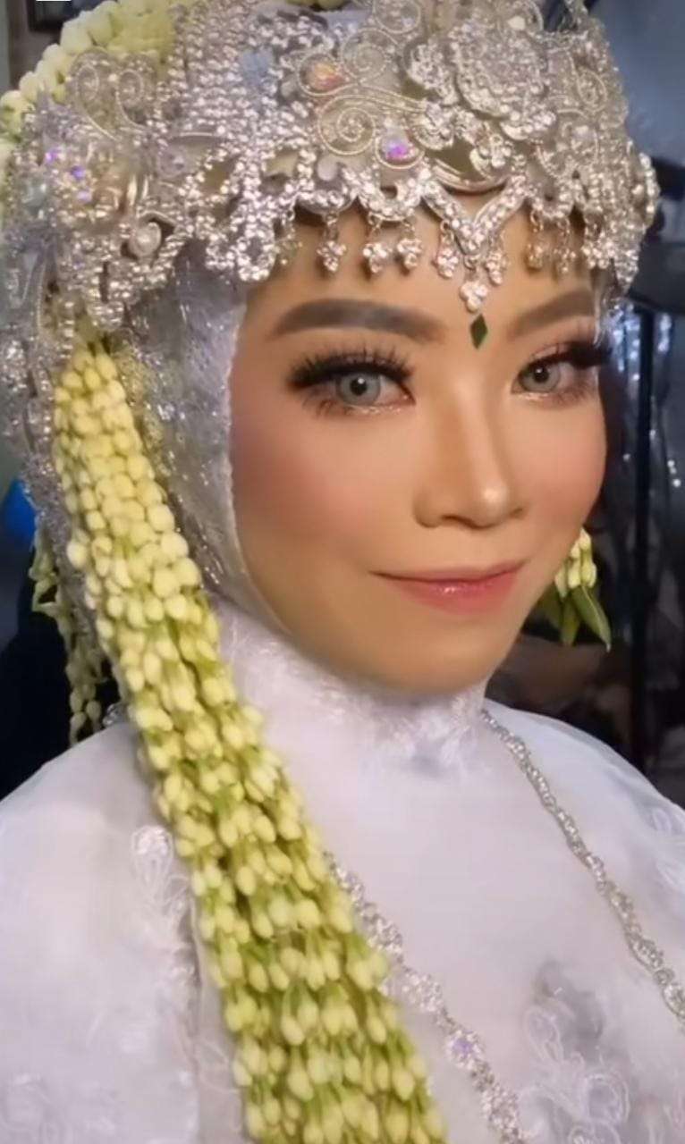 Hasil Riasan MUA di Wajah Pengantin yang Berjerawat