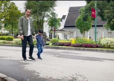 Presiden Jokowi dan Jan Ethes