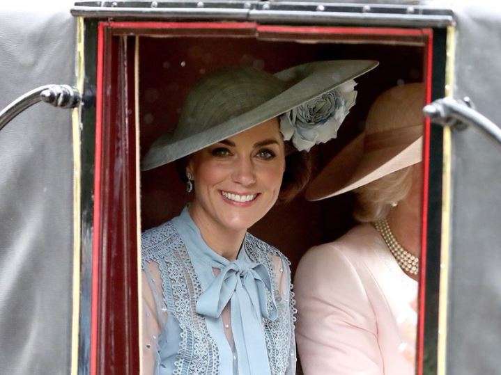 Topi Kate Middleton