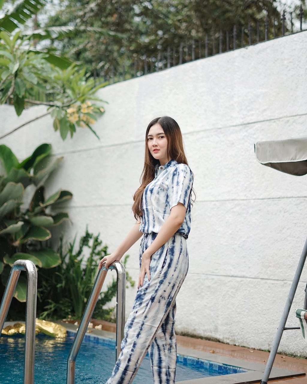 Kolam renang rumah Dory Harsa
