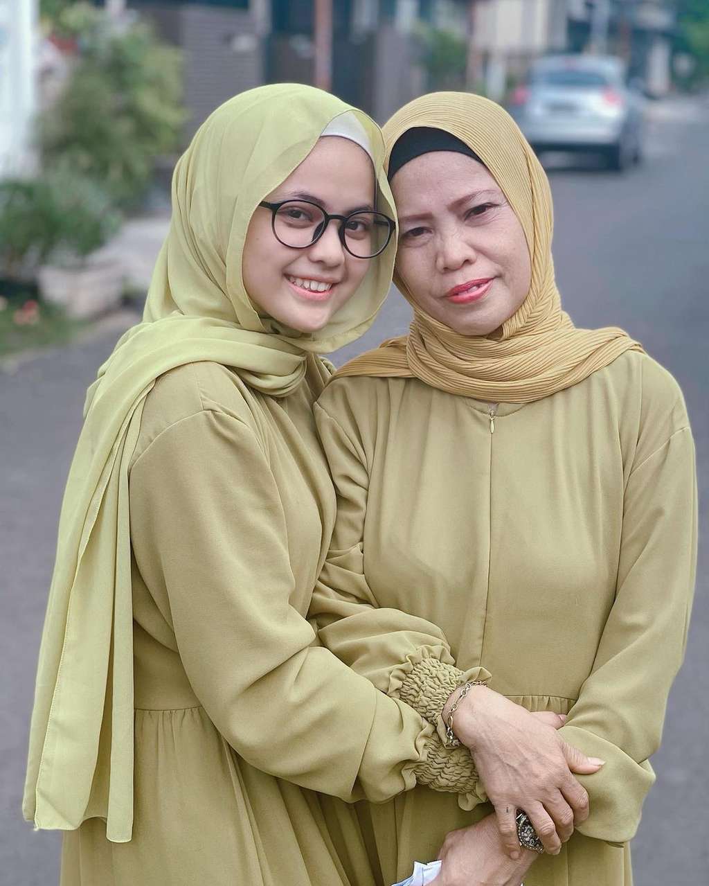 Momen Putri bersama ibunda