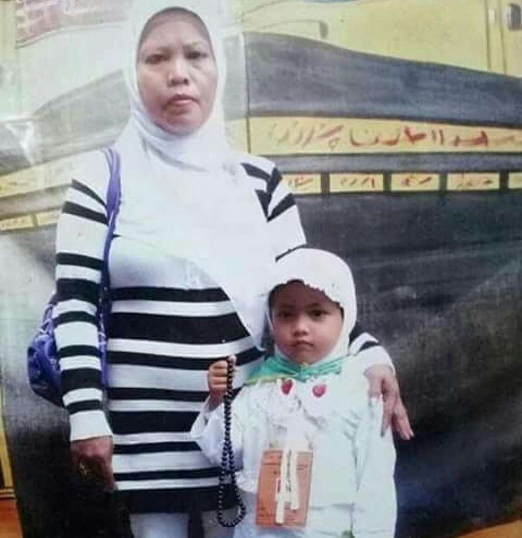 Momen Putri bersama ibunda