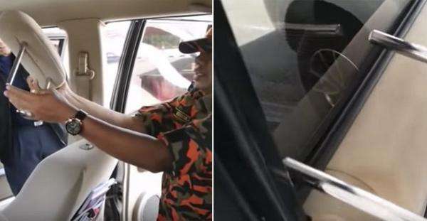 Lepaskan headrest dan pukulkan pada kaca pintu mobil.