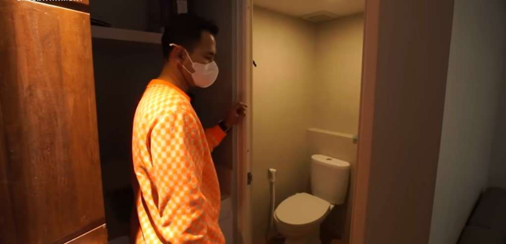 Kamar mandi kamar Dimas Ahmad