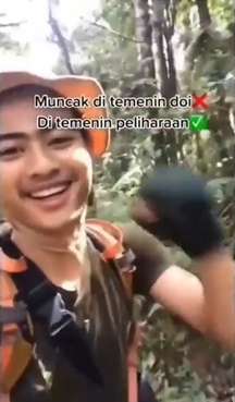 Muncak Ditemani Hewan Peliharaan
