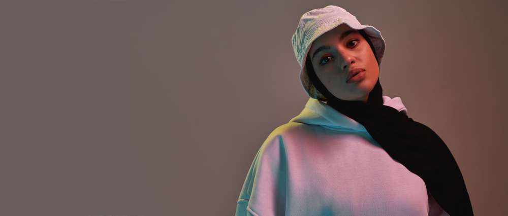 Dari Hoodie hingga Knitwear, Ini Inspirasi OOTD saat Cuaca Dingin Tiba