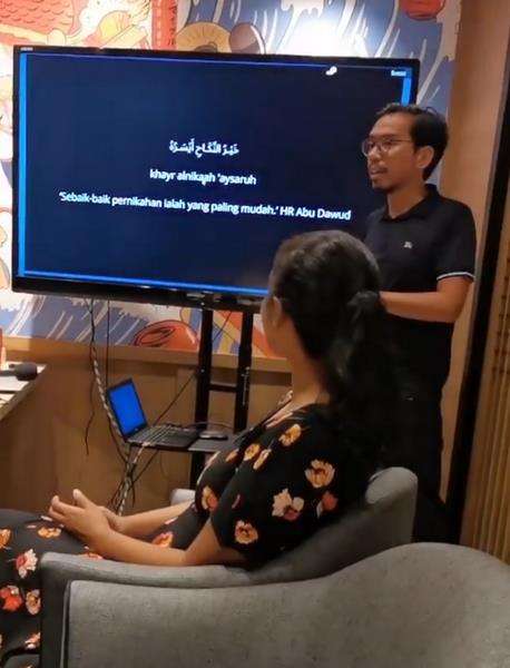 Heboh lamar kekasih pakai presentasi PowerPoint.
