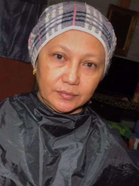 Viral transformasi mengejutkan pengantin wanita berusia 60 tahun usai dimakeup.