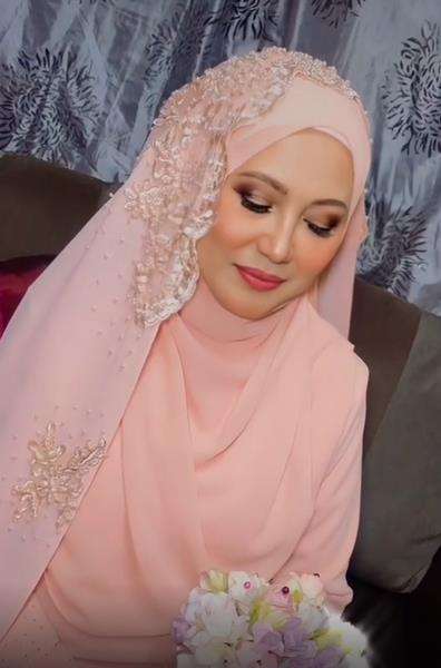 Viral transformasi mengejutkan pengantin wanita berusia 60 tahun usai dimakeup.