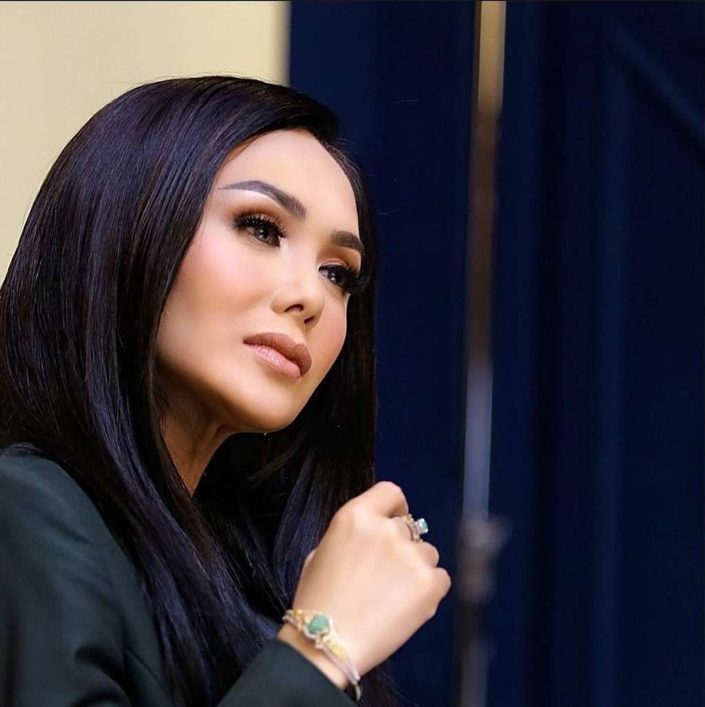 Yuni Shara Yuni Shara