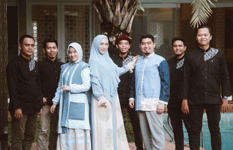 Ustaz Solmed dan grup musik