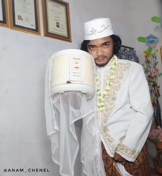 Pria Magelang bikin heboh, menikah dengan magic jar.