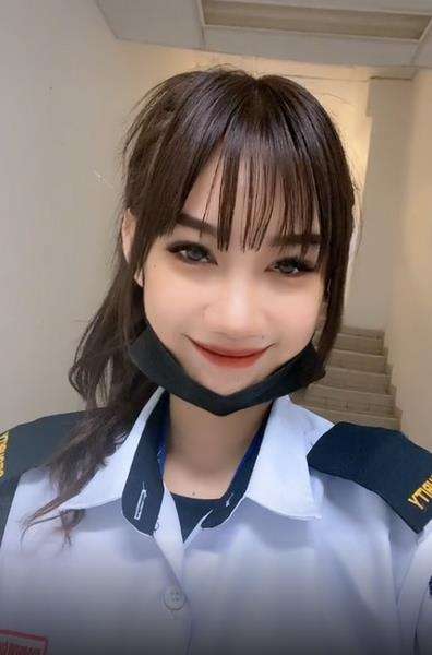 Viral gadis cantik ini ternyata seorang satpam.
