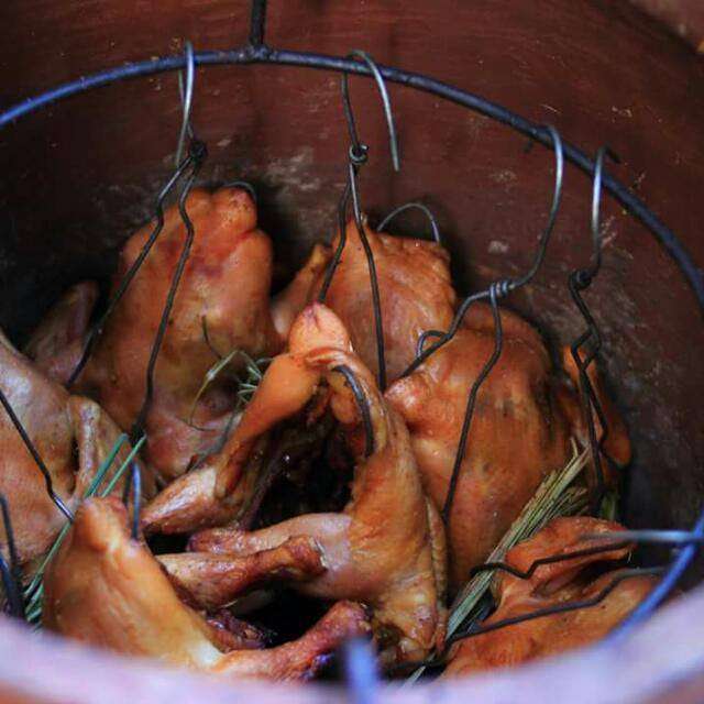 Manis dan Sedap/Ayam Asap Gentong Manis dan Sedap/Ayam Asap Gentong