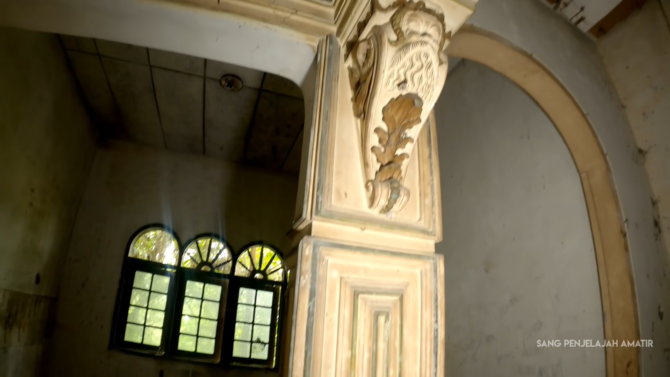 Rumah terbengkalai Rumah terbengkalai