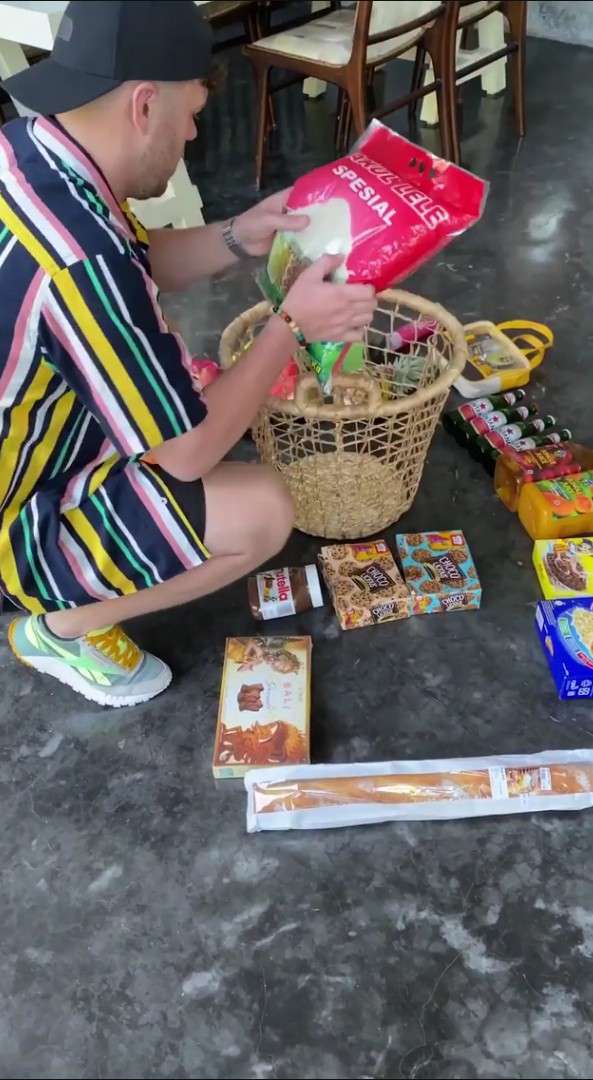 Beri kejutan Beri kejutan