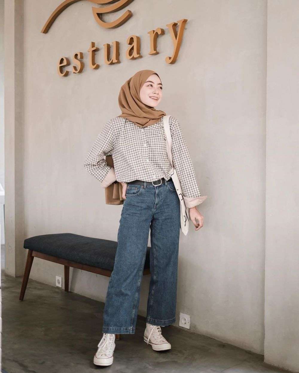 Fashion hijab kemeja flanel