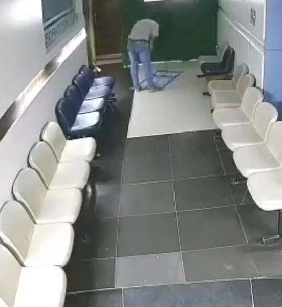 Kematian yang dicemburui pria saat sujud.