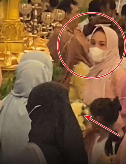 Niat makan soto malah dapat buket bunga berhadiah Rp1 juta.