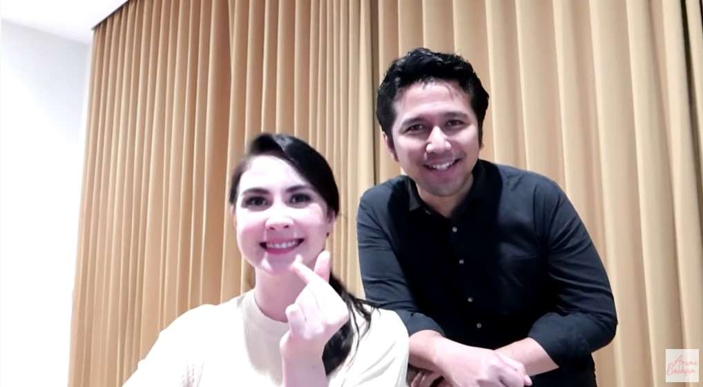 Emil Dardak dan Arumi Bachsin