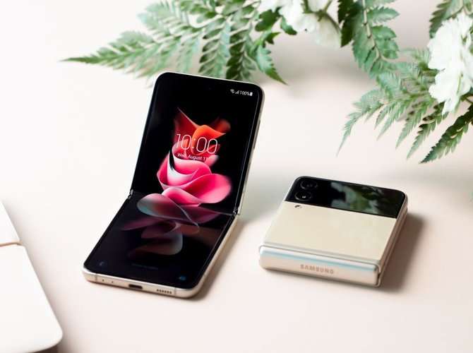 Samsung Galaxy Z Flip3 5G