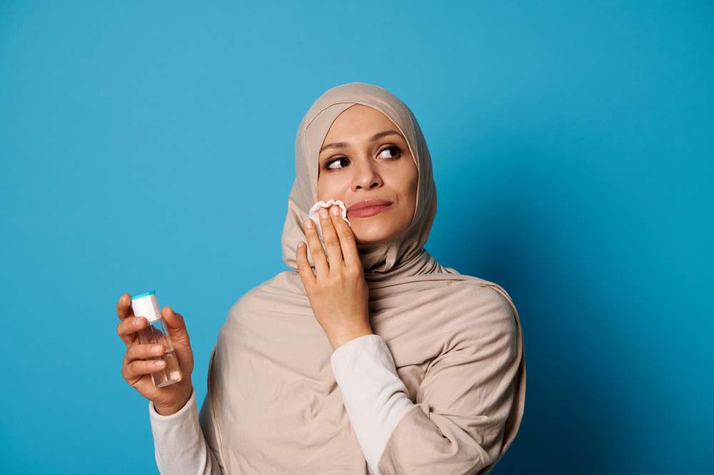 Membersihkan Makeup