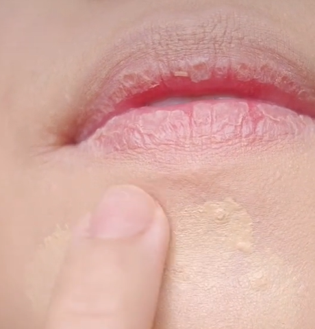 Mengaplikasikan Concealer